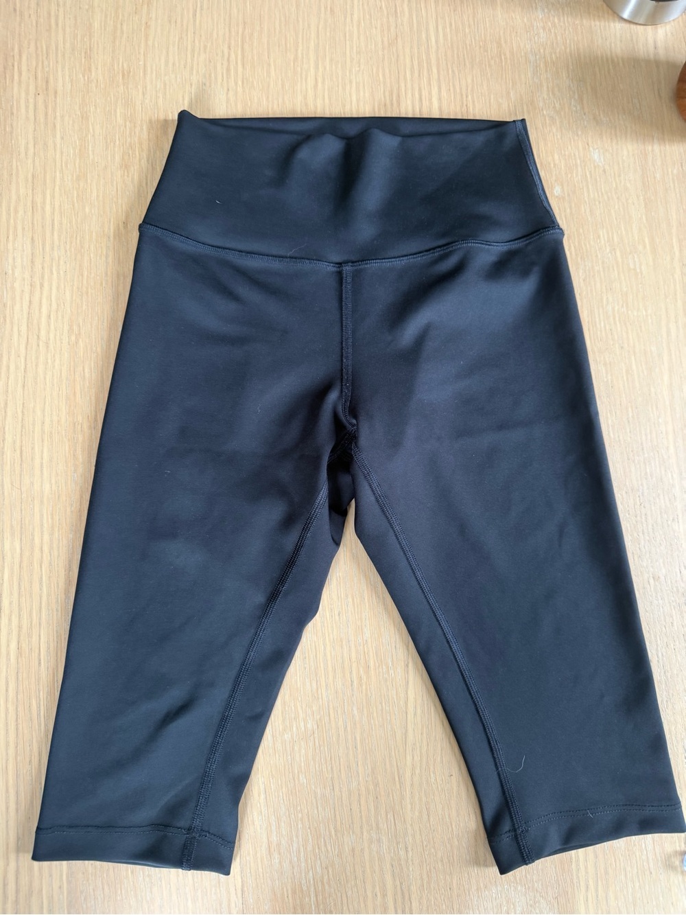 Alo Black High-Waist Capri Leggings
